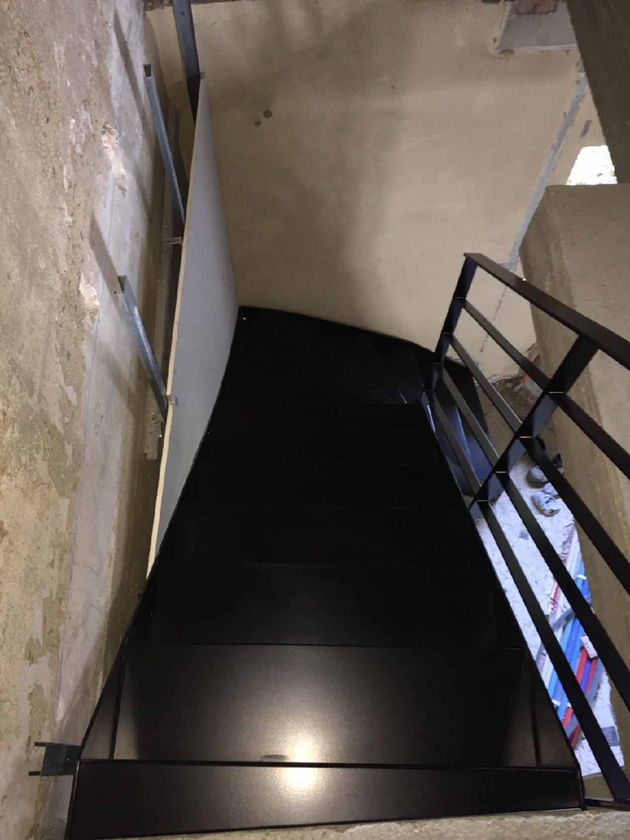 escalier-maison-pierre-villefranche