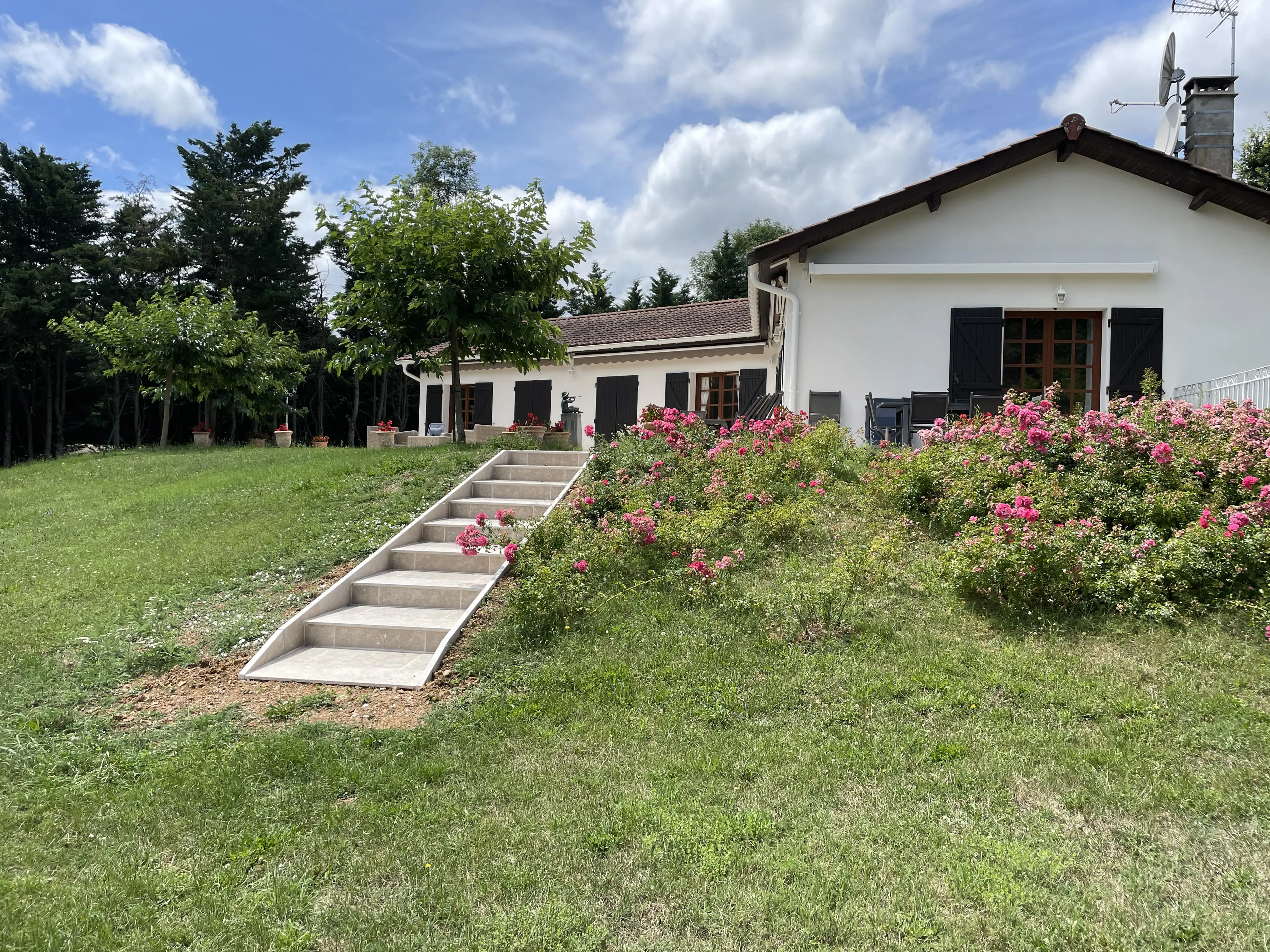 Rénovation extérieure d'une maison dans le Beaujolais