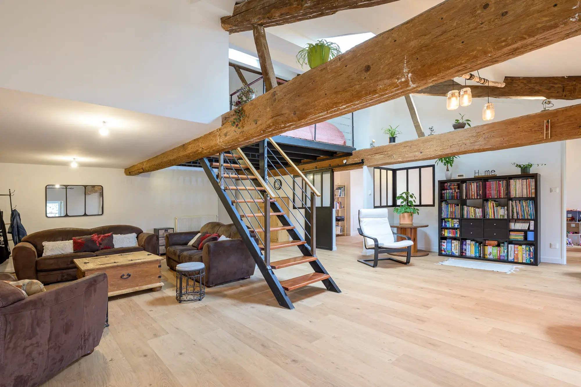 Sanlaville-salon-HD-2_11zon-1